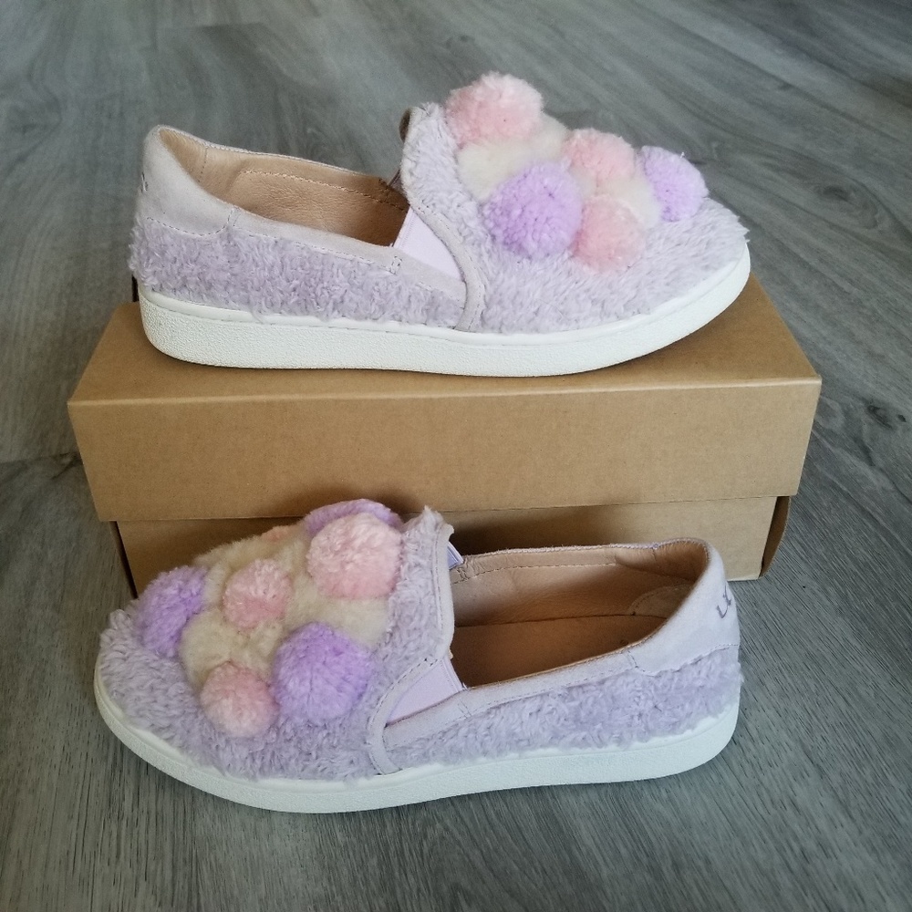 UGG Ricci Pom Pom Slip-on.